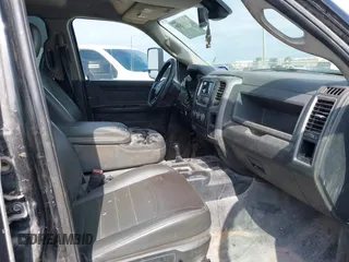 2018 Ram 2500 Tradesman with VIN 3C6UR5HL4JG287883, listed as a IAAI auction lot 42458530 with 100,826 mi miles and . Bid and sale history available at DreamBid. Image 5.