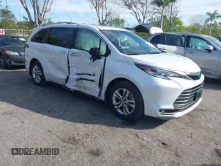 2023 Toyota Sienna Platinum z VIN 5TDESKFC5PS097474, wystawiony jako IAAI lot #41148779 z przebiegiem 16 199 mil mil oraz . Historia ofert i sprzedaży dostępna na DreamBid. Obrazek 1.