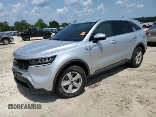 2022 Kia Sorento LX z VIN 5XYRG4LC0NG103176, wystawiony jako Copart lot #59283575 z przebiegiem Nie podano mil oraz Nie do naprawy • Non repairable. Historia ofert i sprzedaży dostępna na DreamBid. Obrazek 1.