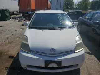 2005 Toyota Prius with VIN JTDKB20U053117455, listed as a Copart auction lot 88136245 with 299,999 mi miles and Non Repairable. Bid and sale history available at DreamBid. Image 5.