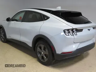 2022 Ford Mustang Mach-E Select z VIN 3FMTK1SS2NMA18639, wystawiony jako Copart lot #58605435 z przebiegiem 8 454 mil mil oraz Szkoda całkowita • Salvage title. Historia ofert i sprzedaży dostępna na DreamBid. Obrazek 3.