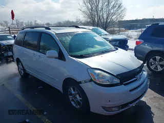 2005 Toyota Sienna XLE with VIN 5TDZA22C85S256737, listed as a IAAI auction lot 41635747 with 195,561 mi miles. Bid and sale history available at carsss.com. Image 1.