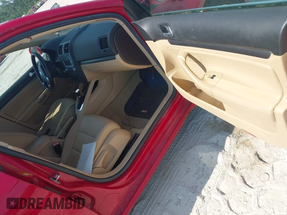 2008 Volkswagen Jetta SE with VIN 3VWRZ71K28M005034, listed as a IAAI auction lot 42615440 with 147,620 mi miles and . Bid and sale history available at DreamBid. Image 5.
