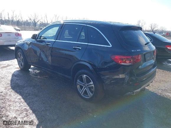 2022 Mercedes-Benz GLC with VIN W1N0G8EB2NV343237, listed as a IAAI auction lot 41639586 with 33,580 mi miles. Bid and sale history available at carsss.com. Image 3.