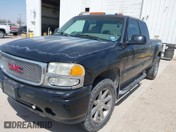 2003 GMC Sierra Denali z VIN 2GTFK69UX31160277, wystawiony jako IAAI lot #42056509 z przebiegiem 191 278 mil mil oraz . Historia ofert i sprzedaży dostępna na DreamBid. Obrazek 6.