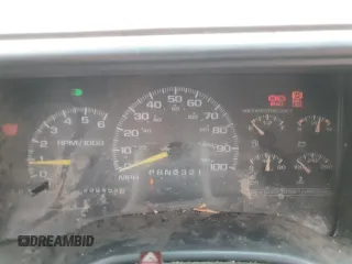 2000 Chevrolet Tahoe Z71 with VIN 1GNEK13R1YR116418, listed as a Copart auction lot 50961645 with 239,452 mi miles and Salvage title. Bid and sale history available at DreamBid. Image 9.