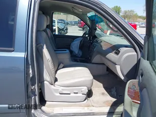 2008 Chevrolet Tahoe 3LT with VIN 1GNFK13008J136325, listed as a IAAI auction lot 42209822 with 196,335 mi miles and . Bid and sale history available at DreamBid. Image 5.