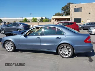 2007 Mercedes-Benz E 350 z VIN WDBUF56X57B124408, wystawiony jako IAAI lot #42185213 z przebiegiem 93 149 mil mil oraz . Historia ofert i sprzedaży dostępna na DreamBid. Obrazek 15.