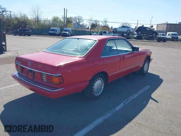 1988 Mercedes-Benz 560 with VIN WDBCA45D0JA390136, listed as a IAAI auction lot 42072781 with 126,325 mi miles and . Bid and sale history available at DreamBid. Image 4.