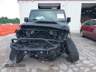 2021 Jeep Gladiator Sport S z VIN 1C6JJTAG9ML604950, wystawiony jako IAAI lot #39912720 z przebiegiem 34 640 mil mil oraz . Historia ofert i sprzedaży dostępna na DreamBid. Obrazek 12.