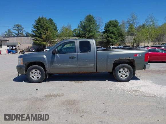2011 Chevrolet Silverado 1500 LT with VIN 1GCRKSE36BZ417931, listed as a IAAI auction lot 42143166 with 180,033 mi miles and . Bid and sale history available at DreamBid. Image 14.