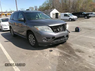 2015 Nissan Pathfinder S with VIN 5N1AR2MN1FC723483, listed as a IAAI auction lot 41808041 with 130,899 mi miles. Bid and sale history available at carsss.com. Image 1.