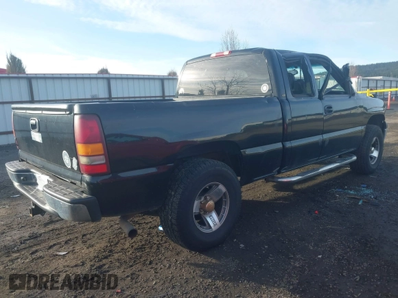 2002 Chevrolet Silverado 1500 LT with VIN 2GCEK19T921196093, listed as a IAAI auction lot 41680926 with 172,837 mi miles. Bid and sale history available at carsss.com. Image 4.