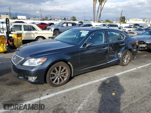 2011 Lexus LS 460 z VIN JTHBL5EF7B5105035, wystawiony jako Copart lot #43876075 z przebiegiem 67 647 mil mil oraz Szkoda całkowita • Salvage title. Historia ofert i sprzedaży dostępna na DreamBid. Obrazek 1.