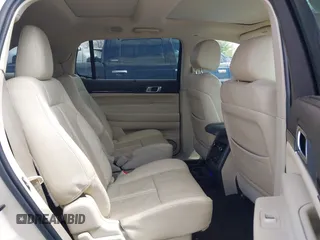 2014 Lincoln MKT EcoBoost z VIN 2LMHJ5AT0EBL56623, wystawiony jako IAAI lot #41940920 z przebiegiem 138 911 mil mil oraz . Historia ofert i sprzedaży dostępna na DreamBid. Obrazek 8.