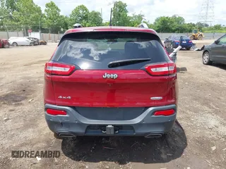 2017 Jeep Cherokee Latitude z VIN 1C4PJMCS0HW563302, wystawiony jako IAAI lot #42440735 z przebiegiem 63 889 mil mil oraz . Historia ofert i sprzedaży dostępna na DreamBid. Obrazek 16.
