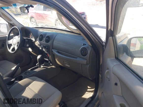 2006 Jeep Liberty Sport with VIN 1J4GL48526W212119, listed as a IAAI auction lot 41476124 with 130,773 mi miles and . Bid and sale history available at carsss.com. Image 5.