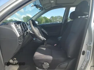 2004 Pontiac Vibe z VIN 5Y2SL628X4Z426284, wystawiony jako Copart lot #56684665 z przebiegiem 100 888 mil mil oraz Czysty tytuł • Clean title. Historia ofert i sprzedaży dostępna na DreamBid. Obrazek 7.