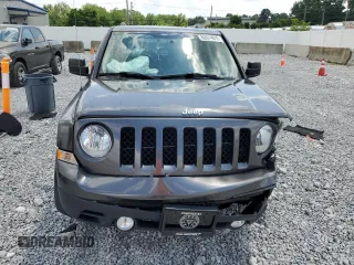 2017 Jeep Patriot High Altitude with VIN 1C4NJRFB7HD110449, listed as a Copart auction lot 62674615 with 117,397 mi miles and Salvage title. Bid and sale history available at DreamBid. Image 5.