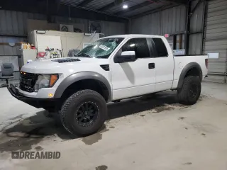 2010 Ford F-150 SVT Raptor z VIN 1FTEX1EV1AFC24243, wystawiony jako Copart lot #55201995 z przebiegiem 242 038 mil mil oraz Szkoda całkowita • Salvage title. Historia ofert i sprzedaży dostępna na DreamBid. Obrazek 1.