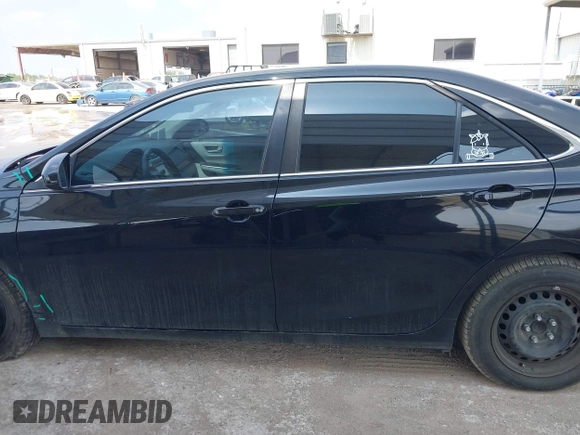 2017 Toyota Camry XLE z VIN 4T1BF1FK6HU404054, wystawiony jako IAAI lot #41921983 z przebiegiem 129 091 mil mil oraz . Historia ofert i sprzedaży dostępna na DreamBid. Obrazek 15.