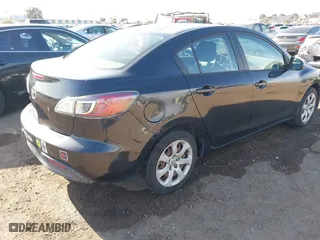 2011 Mazda Mazda3 i Sport with VIN JM1BL1UG4B1373598, listed as a IAAI auction lot 41976118 with 172,809 mi miles. Bid and sale history available at carsss.com. Image 4.