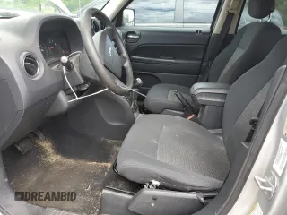2010 Jeep Patriot Sport с VIN 1J4NF2GB4AD555691, выставлен на аукционе Copart как лот 55744455 с пробегом 210 210 миль миль и На запчасти • Non repairable. История ставок и продаж доступна на DreamBid. Изображение 7.
