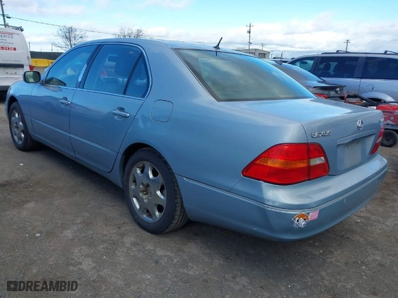2002 Lexus LS 430 with VIN JTHBN30F420059232, listed as a IAAI auction lot 41632728 with 317,863 mi miles. Bid and sale history available at carsss.com. Image 3.