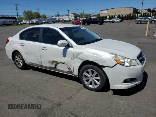 2010 Subaru Legacy Premium z VIN 4S3BMBB67A3236266, wystawiony jako Copart lot #55081955 z przebiegiem 220 405 mil mil oraz Szkoda całkowita • Salvage title. Historia ofert i sprzedaży dostępna na DreamBid. Obrazek 4.