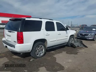 2008 GMC Yukon SLT w/4SB with VIN 1GKFC13J78R156057, listed as a IAAI auction lot 41822580 with 296,954 mi miles. Bid and sale history available at carsss.com. Image 4.