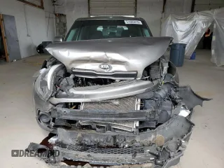 2019 Kia Soul z VIN KNDJN2A26K7668932, wystawiony jako Copart lot #51683415 z przebiegiem 130 650 mil mil oraz Szkoda całkowita • Salvage title. Historia ofert i sprzedaży dostępna na DreamBid. Obrazek 5.
