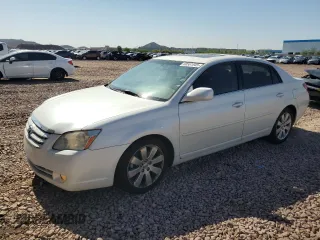 2007 Toyota Avalon XL z VIN 4T1BK36B47U214369, wystawiony jako Copart lot #60551045 z przebiegiem 182 531 mil mil oraz Czysty tytuł • Clean title. Historia ofert i sprzedaży dostępna na DreamBid. Obrazek 1.
