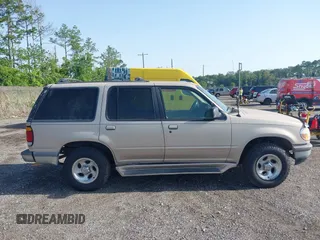 1997 Ford Explorer Eddie Bauer z VIN 1FMDU32X8VZC30353, wystawiony jako IAAI lot #42259734 z przebiegiem 249 106 mil mil oraz . Historia ofert i sprzedaży dostępna na DreamBid. Obrazek 13.