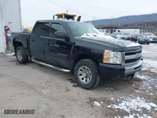 2010 Chevrolet Silverado 1500 LT with VIN 3GCRKSEA5AG191507, listed as a IAAI auction lot 41531755 with 220,184 mi miles. Bid and sale history available at carsss.com. Image 1.