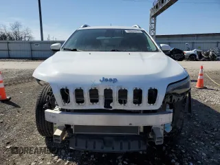2019 Jeep Cherokee Latitude with VIN 1C4PJMCX5KD172807, listed as a Copart auction lot 48664415 with 128,396 mi miles and Salvage Title. Bid and sale history available at carsss.com. Image 5.