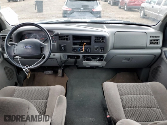 2004 Ford F-250 XL z VIN 1FTNX21P54ED17094, wystawiony jako Copart lot #55435195 z przebiegiem 172 934 mil mil oraz Szkoda całkowita • Salvage title. Historia ofert i sprzedaży dostępna na DreamBid. Obrazek 8.