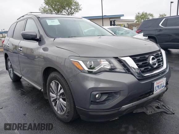 2018 Nissan Pathfinder S z VIN 5N1DR2MN2JC621860, wystawiony jako IAAI lot #42192719 z przebiegiem 52 762 mil mil oraz . Historia ofert i sprzedaży dostępna na DreamBid. Obrazek 1.