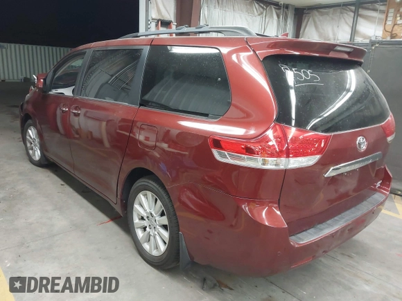 2011 Toyota Sienna XLE with VIN 5TDDK3DC9BS015730, listed as a IAAI auction lot 41472834 with 71,125 mi miles. Bid and sale history available at carsss.com. Image 3.