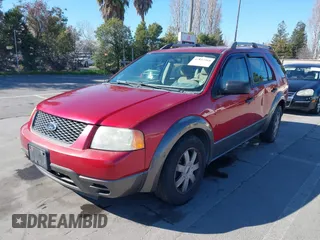 2005 Ford Freestyle SE with VIN 1FMZK04105GA30548, listed as a IAAI auction lot 41422368 with 258,791 mi miles. Bid and sale history available at carsss.com. Image 6.
