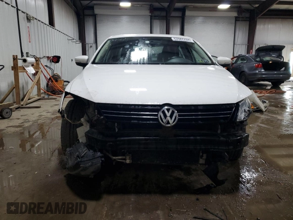 2013 Volkswagen Jetta SE with VIN 3VWDP7AJ9DM355097, listed as a Copart auction lot 62065445 with 196,943 mi miles and Salvage title. Bid and sale history available at DreamBid. Image 5.