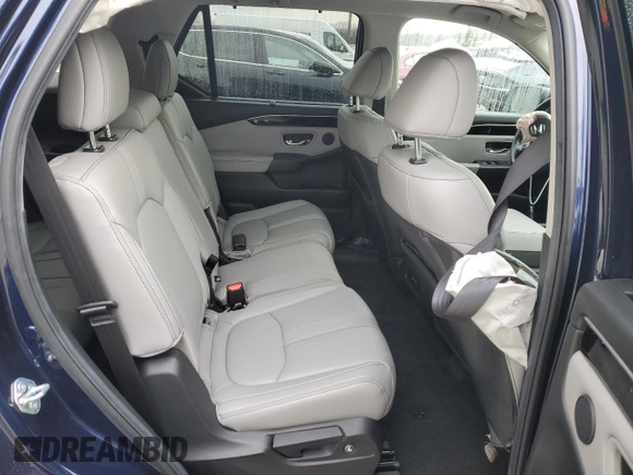 2024 Honda Pilot EX-L 8 Passenger with VIN 5FNYG1H43RB040972, listed as a Copart auction lot 47807115 with 8,930 mi miles and Salvage Title. Bid and sale history available at carsss.com. Image 11.