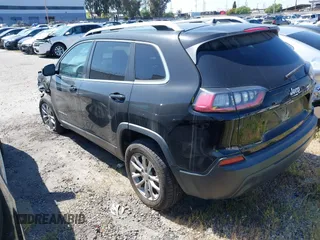 2019 Jeep Cherokee Latitude with VIN 1C4PJLCB2KD331698, listed as a IAAI auction lot 41175485 with 85,821 mi miles. Bid and sale history available at carsss.com. Image 3.