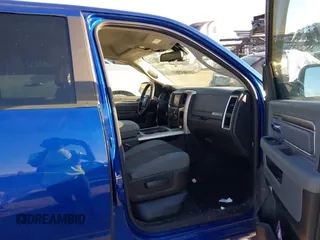 2017 Ram 1500 Big Horn z VIN 3C6RR7LT1HG613738, wystawiony jako IAAI lot #42263410 z przebiegiem 168 816 mil mil oraz . Historia ofert i sprzedaży dostępna na DreamBid. Obrazek 5.