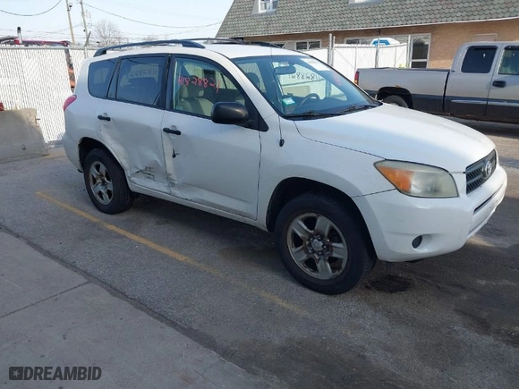 2007 Toyota RAV4 with VIN JTMZD33V275077177, listed as a IAAI auction lot 41828821 with 165,128 mi miles. Bid and sale history available at carsss.com. Image 1.