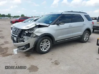 2017 Ford Explorer XLT с VIN 1FM5K7DH7HGA15053, выставлен на аукционе IAAI как лот 42425444 с пробегом 110 336 миль миль и . История ставок и продаж доступна на DreamBid. Изображение 17.