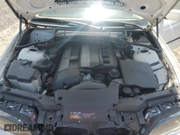 2005 BMW 3 Series 325i z VIN WBAEV33455KW18334, wystawiony jako Copart lot #57712465 z przebiegiem 157 576 mil mil oraz Szkoda całkowita • Salvage title. Historia ofert i sprzedaży dostępna na DreamBid. Obrazek 11.