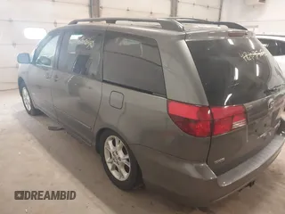 2005 Toyota Sienna LE with VIN 5TDBA23C05S049050, listed as a IAAI auction lot 42146646 with 313,528 mi miles. Bid and sale history available at carsss.com. Image 3.