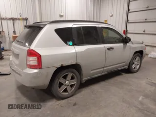2007 Jeep Compass Sport with VIN 1J8FF47W57D598222, listed as a IAAI auction lot 41379480 with 181,919 mi miles. Bid and sale history available at carsss.com. Image 4.
