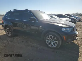 2013 BMW X5 xDrive35i z VIN 5UXZV4C53D0B24617, wystawiony jako Copart lot #48004515 z przebiegiem Nie podano mil oraz Szkody całkowita. Historia ofert i sprzedaży dostępna na DreamBid. Obrazek 4.