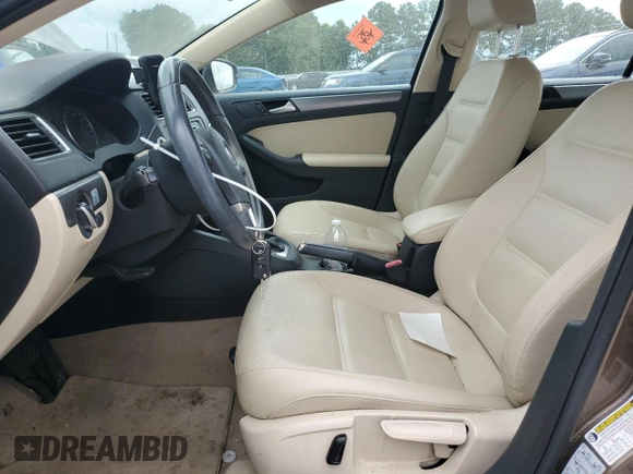 2014 Volkswagen Jetta TDI w/Premium/Nav с VIN 3VWLL7AJ8EM253721, выставлен на аукционе Copart как лот 61551515 с пробегом 155 745 миль миль и Чистый • Clean title. История ставок и продаж доступна на DreamBid. Изображение 7.